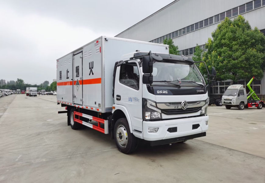 東風(fēng)凱普特K7雜項(xiàng)危險(xiǎn)品廂式運(yùn)輸車 