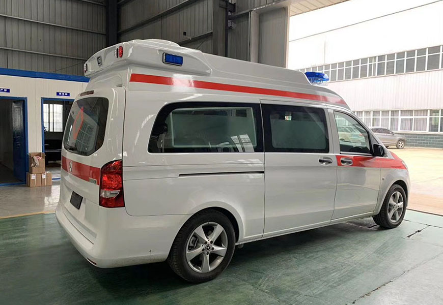 國六奔馳威霆救護(hù)車