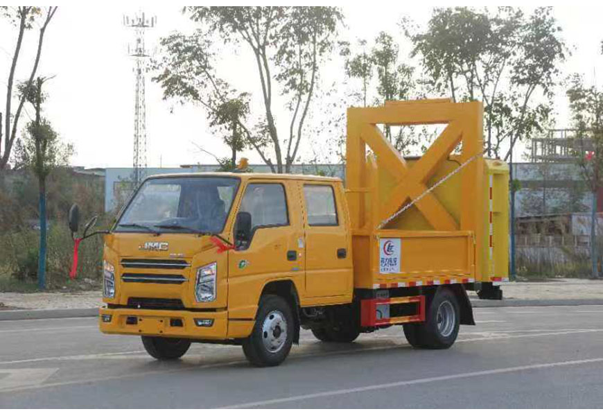 公路養(yǎng)護安全專用車江鈴順達70k藍牌防撞緩沖車