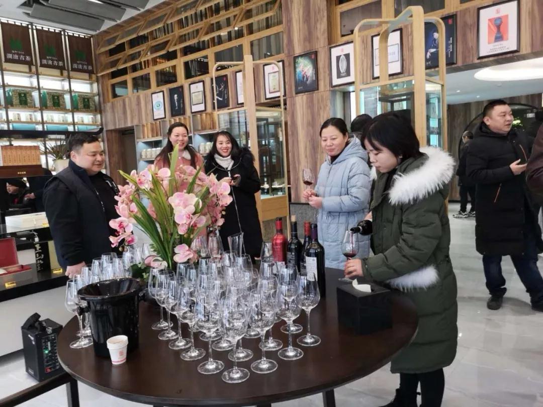 專題:程力匯隆重試營業(yè),賓客盈門商賈名媛薈萃