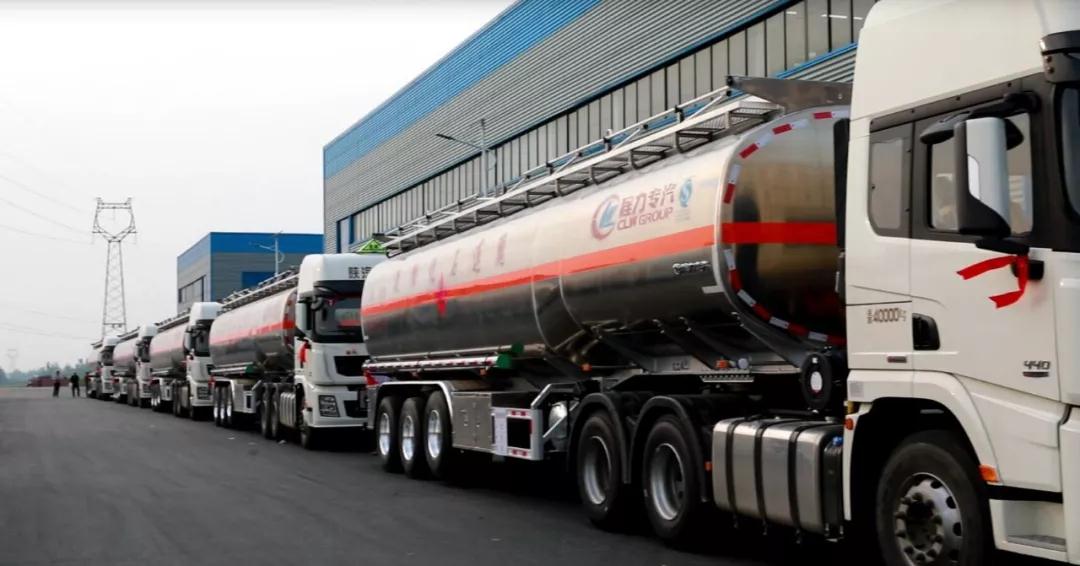 程力?；囍圃旃拘滦洼p量化全鋁合金危化運輸車成行業(yè)驕子